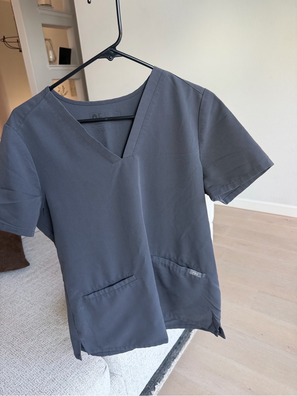 Figs Women's V-Neck Scrub Top in Charcoal Gray